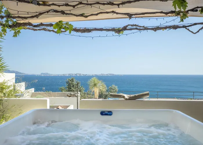 Les Suites Love 3 Spa Vue Mer Piscine Marseille